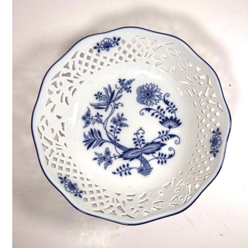 Thun Czech Republic Cobalt Blue Onion Reticulated Lattice Porcelain Bowl 9.5"